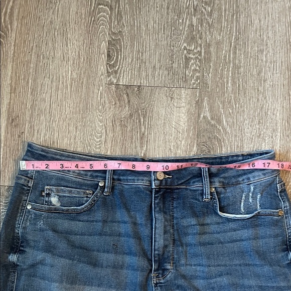 Judy Blue Distressed Denim Shorts blue size xxl frayed hem - Picture 8 of 9